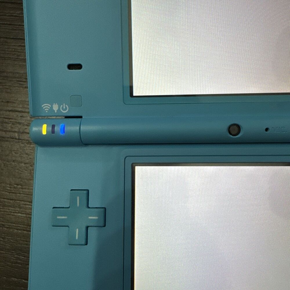 Nintendo DSi Blue Handheld System Console In Box - Picture 11 of 16